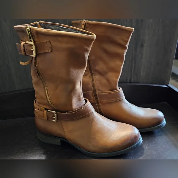 *New Leather Steve Madden Boots* - Picture 1 of 9